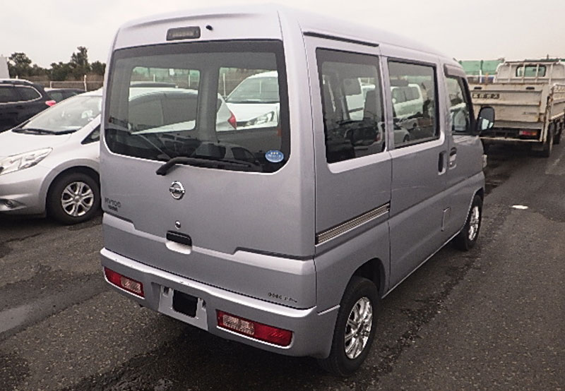 Nissan clipper van